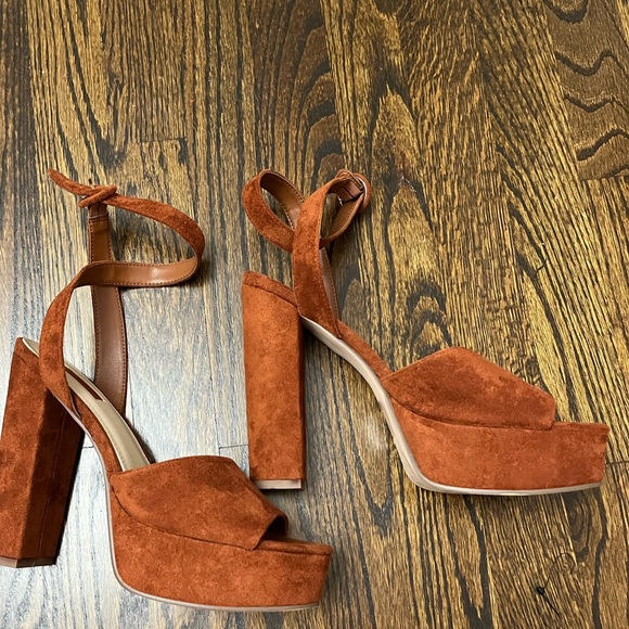 Forever 21 brown suede chunky heels never worn - Picture 3 of 3